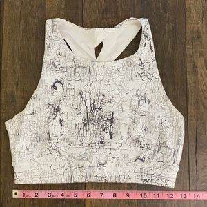 MTA high neck sports bra